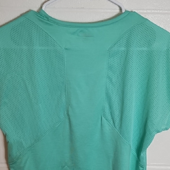 2 Avia Pink and Green Fitted Short Sleeve Work out Athleisure Tee Shirts - Picture 4 of 16